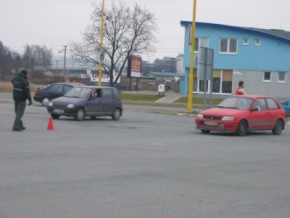 b16