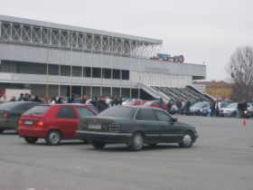 b33